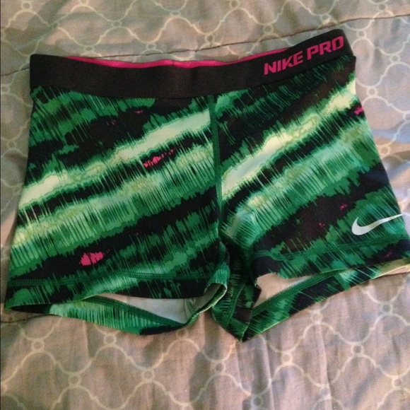 Nike pro
