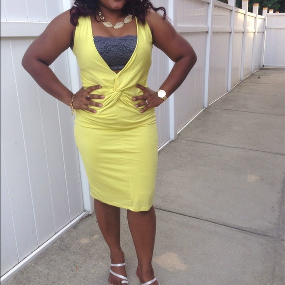 🚫 SOLD In Bundle🚫Lemon Midi Dress - Picture 2 of 2