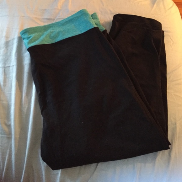 Champion cropped work out pants