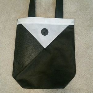 Lululemon holiday shopping tote