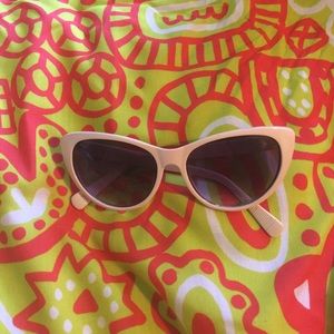 Cat eye sunglasses