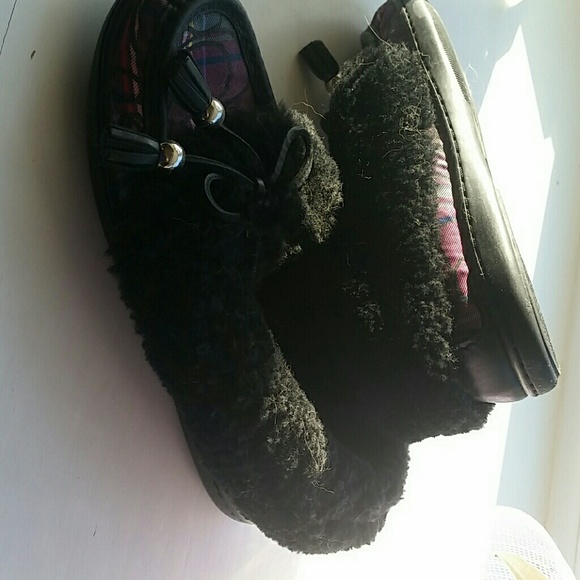 Slippers - Picture 3 of 4