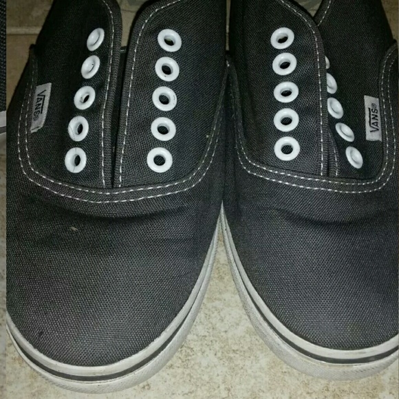 vans - Picture 3 of 4