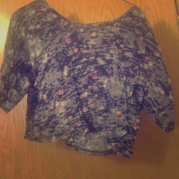 Short flowery crop top - Picture 1 of 1