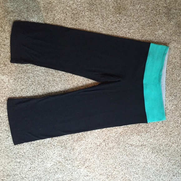 Lululemon crop pants