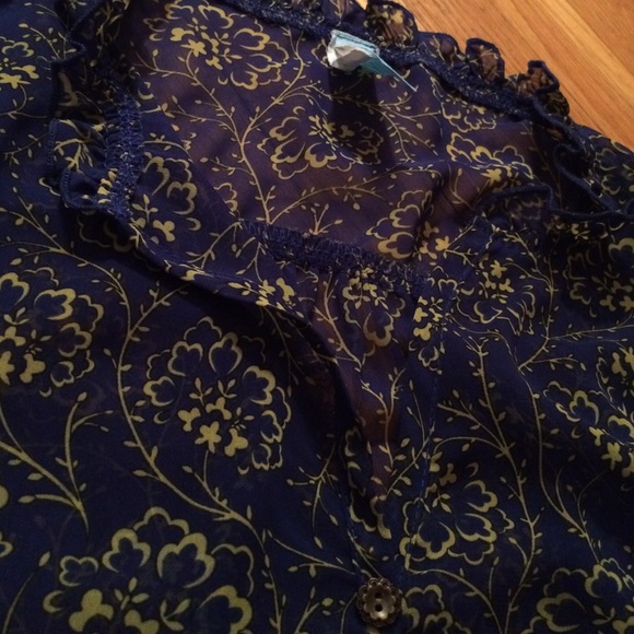 Sheer Patterned Top - Picture 3 of 3