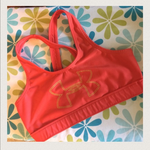Under armour sports bra for @hulaphant
