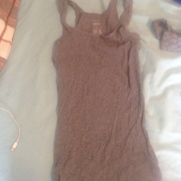 Tank top bundle - Picture 3 of 4