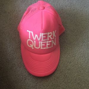 SnapBack twerk queen