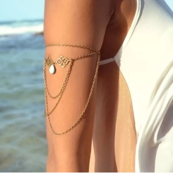 Arm band bracelet turquoise color bead
