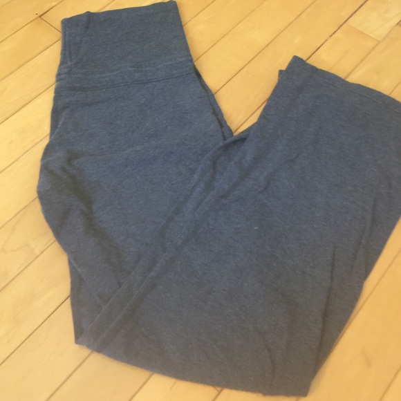 Grey yoga pants