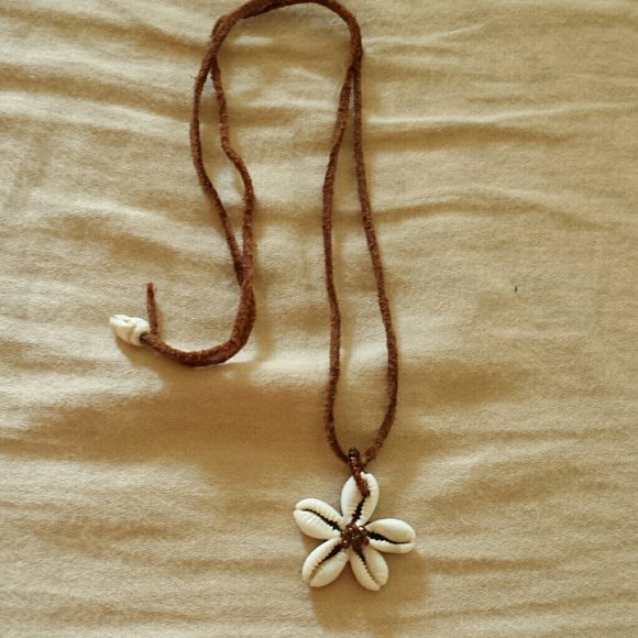 Shell neckalce.