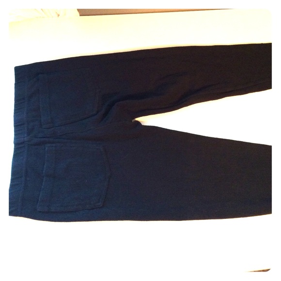 Black jeggings with real back pockets