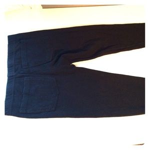 Black jeggings with real back pockets