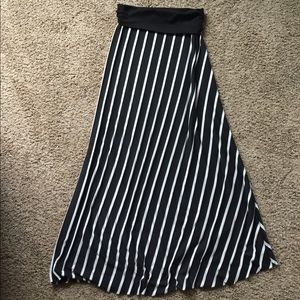 Black and white maxi skirt
