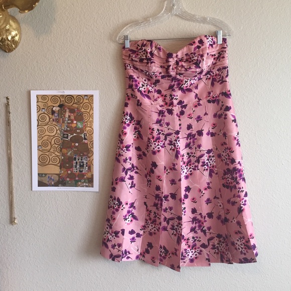 Express Dresses & Skirts - Adorable retro floral silk party dress with belt