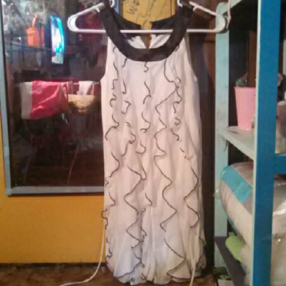 a white ruffled  dress