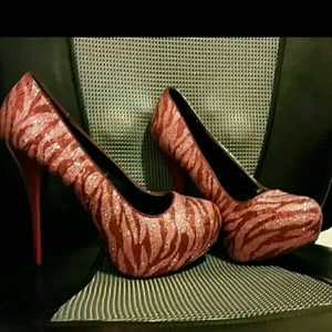 Red zebra pumps