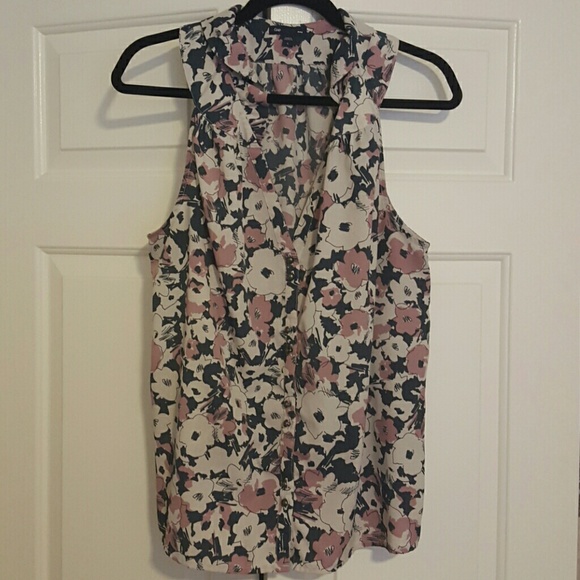 GAP Tops - Floral top