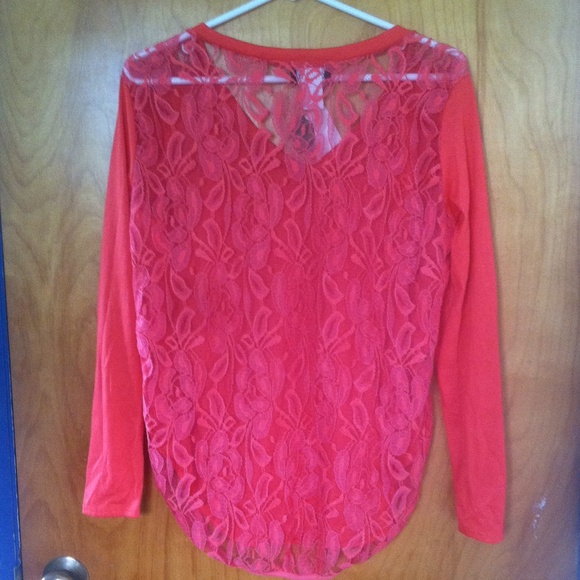 Coral colored top with lace back - Picture 3 of 3