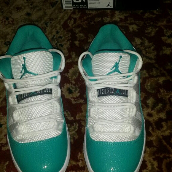 jordan 11s size 3