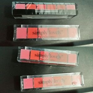 Lip Gloss Compact