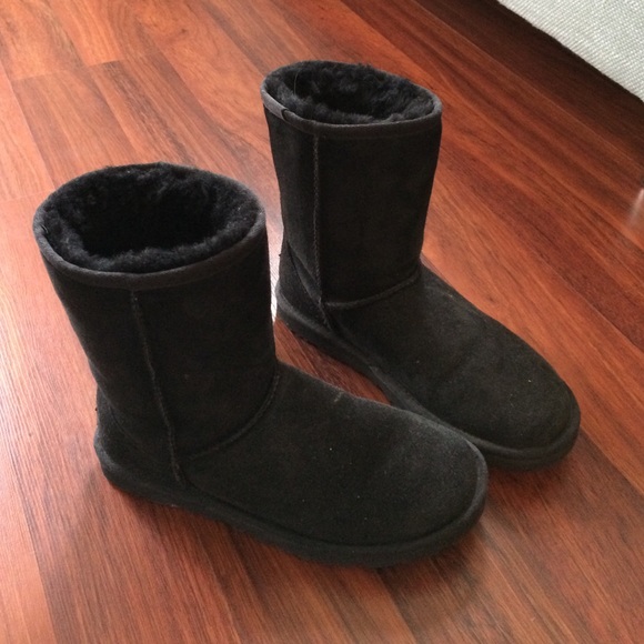 UGG 7 Black Boots Black Medium High