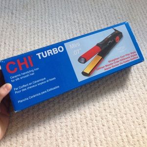 CHI hair straightener! Never been used
