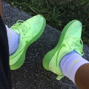 Rare 💯 Green On Green Roshe Runs 🍏👟