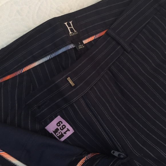Navy dotted pin-stripe Hilfiger Two piece suit. - Picture 3 of 4