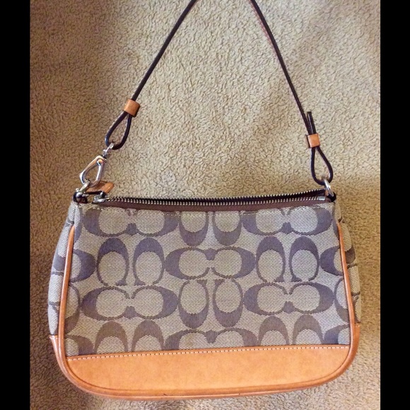 Coach Bag - Picture 2 of 4