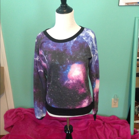 ⭐️Galaxy Long Sleeves⭐️