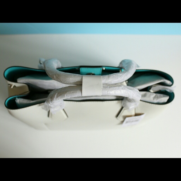 NWT Michael Kors Greenwich white/aqua Large Tote - Picture 3 of 5