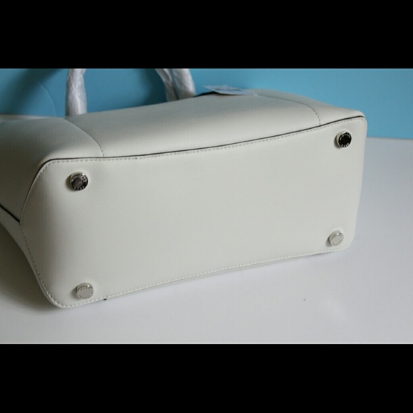 NWT Michael Kors Greenwich white/aqua Large Tote - Picture 4 of 5