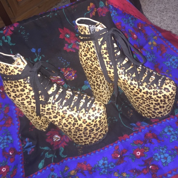 UNIF HELLBOUND - Nasty Gal Exclusive - Picture 2 of 4