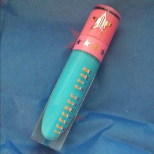 Jeffree Star's Lipstick in 'Jawbreaker'