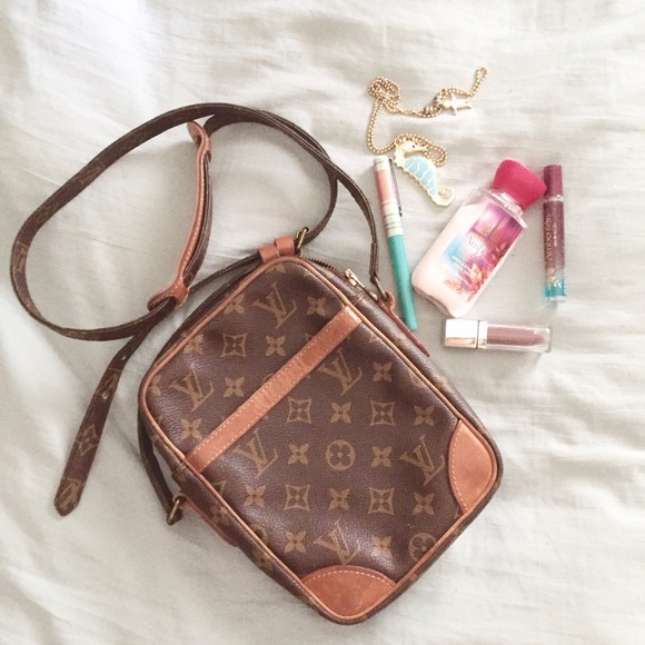 Louis Vuitton Handbags - ❤sale❤️Louis Vuitton Danube Crossbody shoulderbag