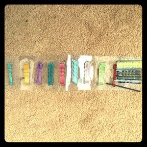 Assorted bobby pins