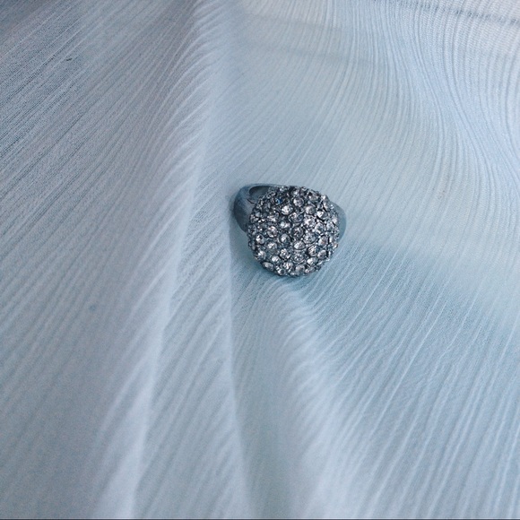 VINTAGE Rhinestone Ring - Picture 3 of 3