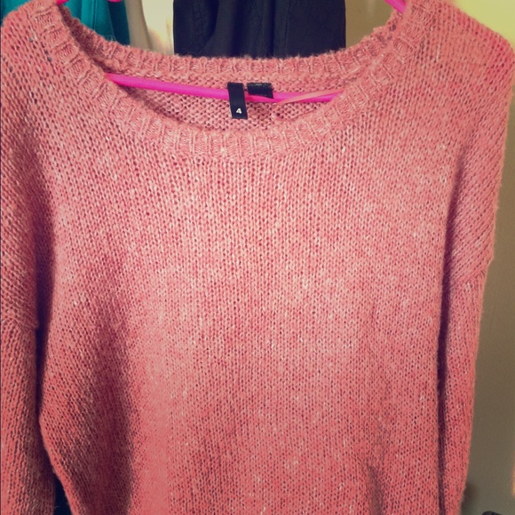 H&M semi cropped sweater!