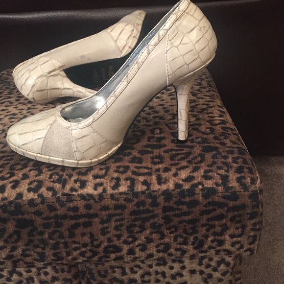 Shoes - Picture 2 of 2