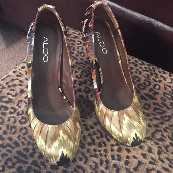 Shoes - Picture 2 of 2