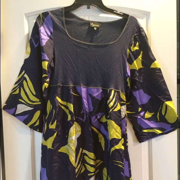 X-Small adorable dress. Never worn - Picture 1 of 3