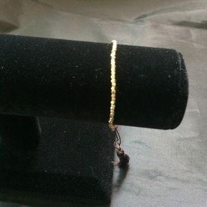 •LUCKY• Cute shiny sparkly gold bracelet!