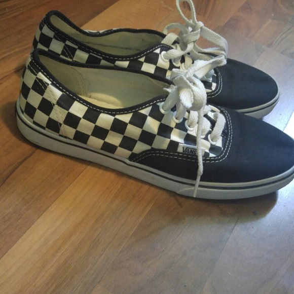 Checkerboard Vans size 6.5