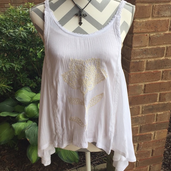 NWT Sexy White Flowy Crochet Top Size Large Gauze