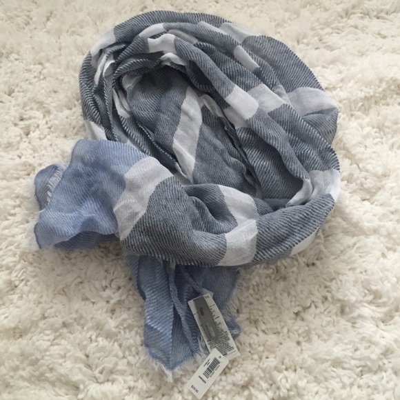 GAP Accessories - NEW Gap Scarf