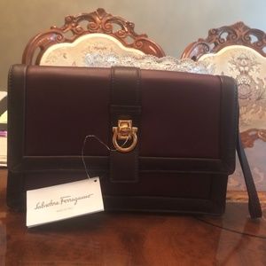 One day sale!! New with tags ferragamo calf clutch