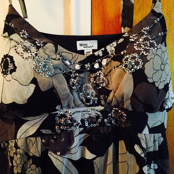Mimi Maternity grey and black flowered dress.