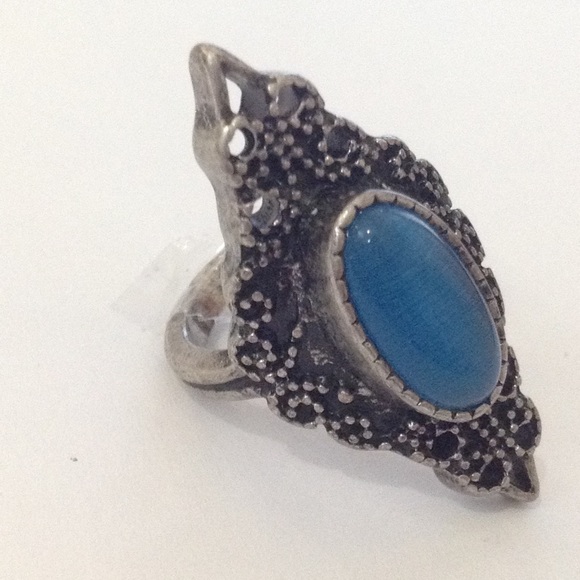 NWOT Blue Cats-Eye Ring